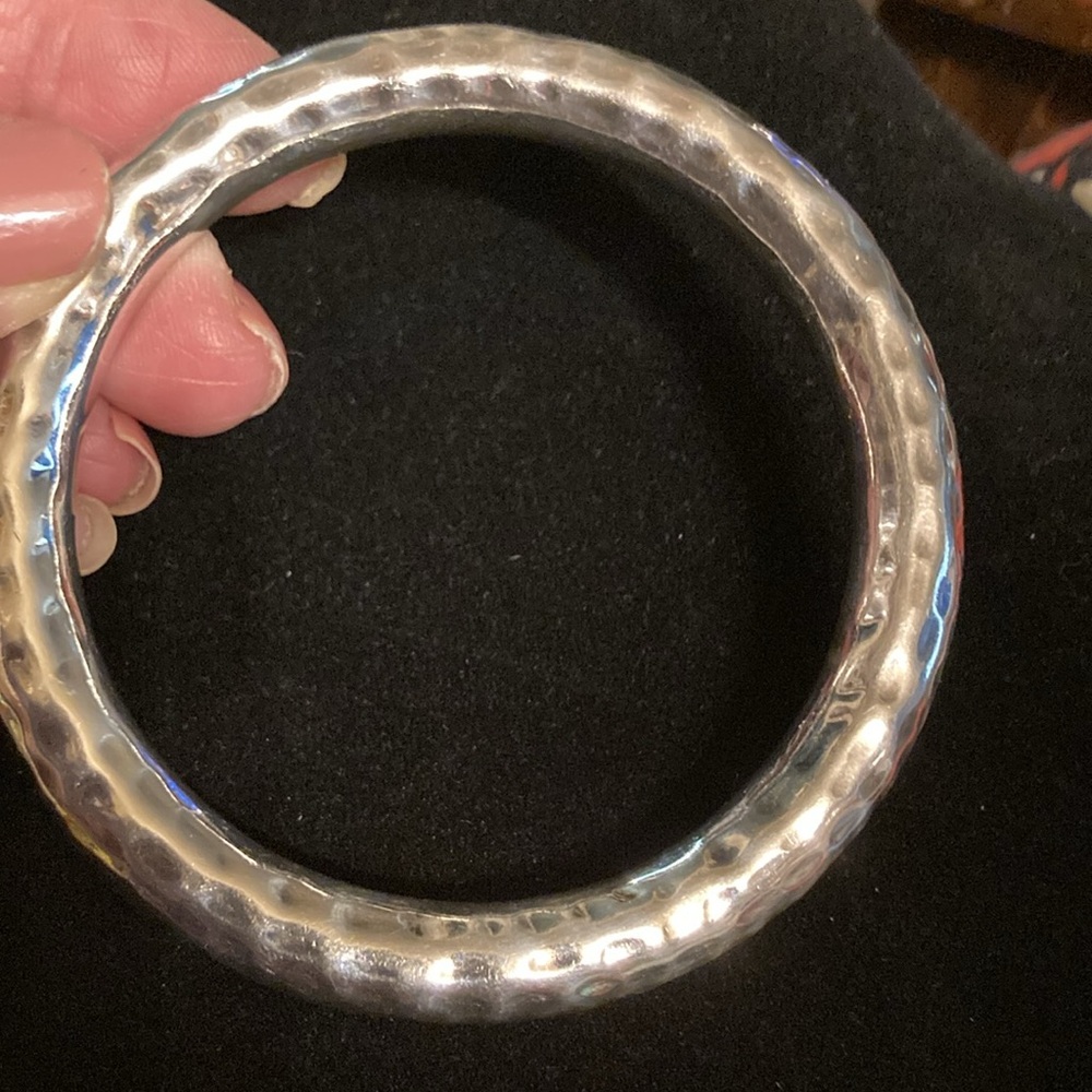 Mexico 925 stamped hammered bangle . Gorgeous design nice petina look to it - Picture 5 of 6